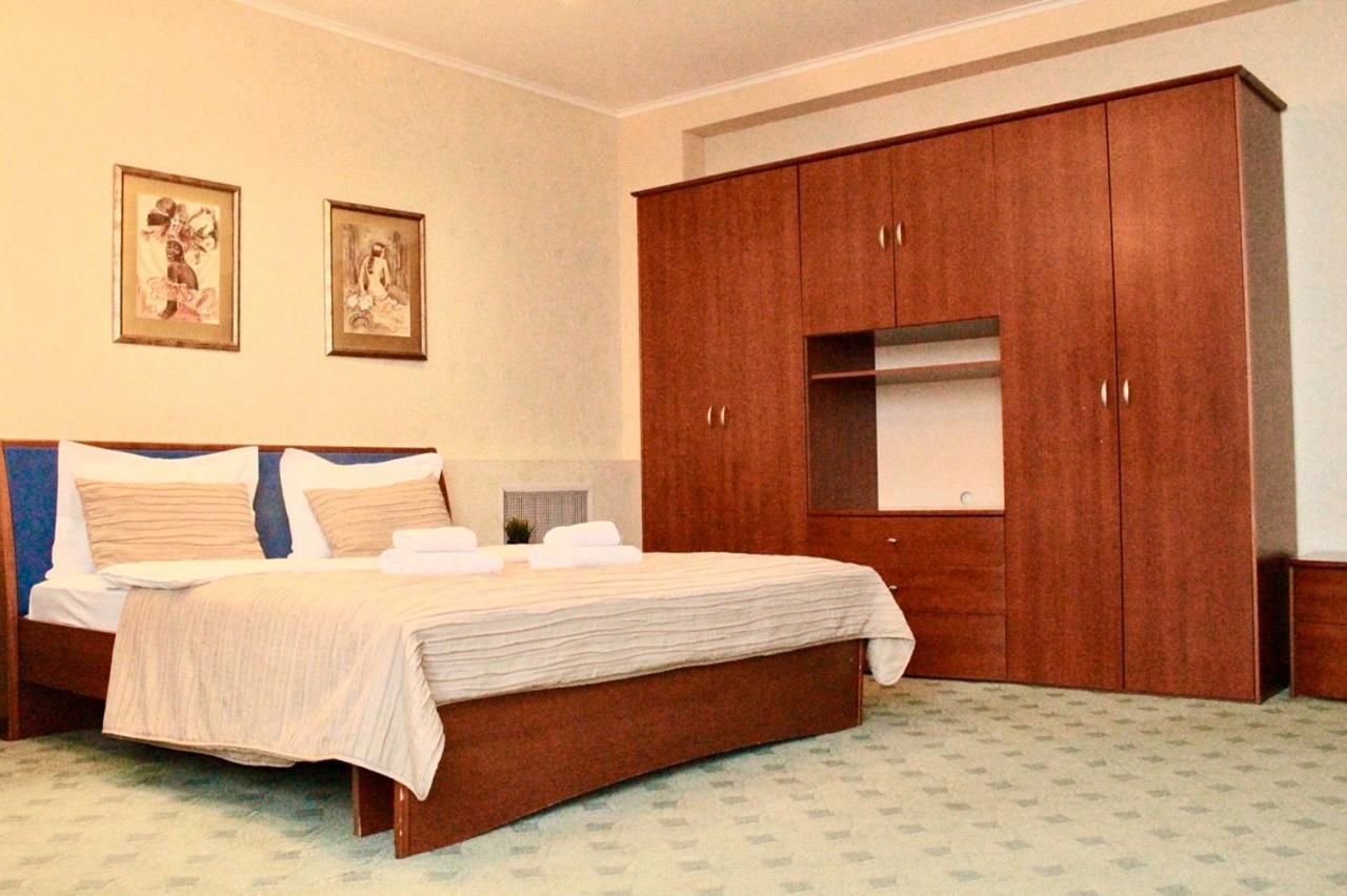 Павлодар Hotell Exteriör bild